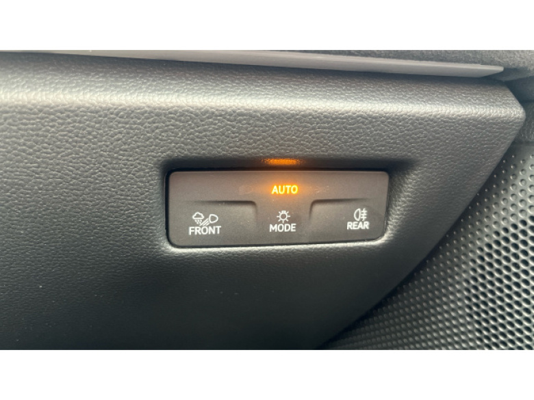 Volkswagen Passat 1.5 eTSI R-Line 5dr DSG Petrol Estate